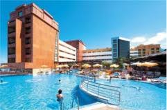 Wifi gratis en primera línea tratamientos habitaciones familiares | descuentos exclusivos.su excelente servicio, su clima de eterna primavera y sus completas instalaciones hacen del sol tenerife la opción perfecta para tu viaje a la isla. Disabled Access Holidays Wheelchair Accessible Accommodation In The Hotel Be Live La Nina Costa Adeje
