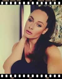 In prezent, ana face parte din lala band, dar, in paralel, isi urmeaza si cariera solo. Raluka Biografie Iubit Varsta Zodie Inaltime Instagram Asia Express