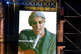 Schon als kind trat muti als model auf. Viva Adriano Celentano Die Top 10 Songs Zu Seinem 80er