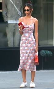 Colección de claudia andrea gallardo gallardo. Emily Ratajkowski Makes A Case For The Dress With Sneakers Look Footwear News