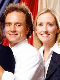 West Wing: Janel Moloney Says Donna & Bradley Whitford's Josh Are Still  Together