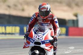 Je crains qu'il ne s'agisse d'une sorte de ruse. Dovizioso Iannone Se Croit Tres Important Il Ne Pense Qu A Lui