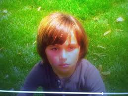 Fun fact for us nice ones is how the actors walk the same even though  Harrison is a little shorter. It's a nice touch so they seem  related/connected ? No one walks