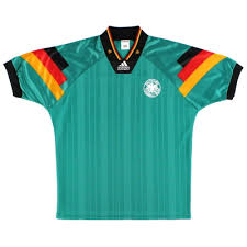 Une belle sélection de maillots de foot allemagne. Maillots De Foot Allemagne Classiques Et Retro