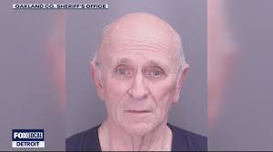 81-year-old accused of custom child pornography with more than 1,000 images