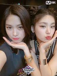 The group officially debuted on february 12 with the digital single it'z different. Itzy Itzy Jyp Itzdifferent Itzyyeji Yeji Itzylia Lia Itzygif Itzywallpaper Itzyicon Itzyedit Itzyryujin Ryujin Itz Itzy Kpop Kpop Girl Groups
