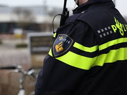 Zelfstandig naamwoord vrouwelijk meervoud mensen die werken voor. Politie Wil Over Vijf Jaar 35 Procent Agenten Met Migratieachtergrond Nos