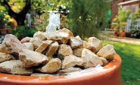 Für einen kleinen springbrunnen in der form eines quellsteins benötigen sie nur wenige pflege und wartung von springbrunnen im garten. Springbrunnen Selber Bauen Selbst De