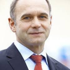 Credit rating is an opinion of a credit rating agency about credit worthiness of a company or a government. Hartmut Dietz Bereichsdirektor Personal Prokurist Dipl Systemischer Coach Dgco Vr Bank Main Kinzig Budingen Eg Xing