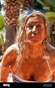 Woman mud bath hi-res stock photography and images - Alamy