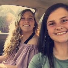 layla🪐 (@laylaofox)