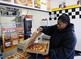 Little Caesars Close Amid Battle Over Hot N Ready Pizza Prices The Kansas City Star