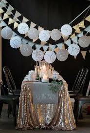 Idees Deco Nouvel An Fete New Years Eve Decorations New Years Eve Weddings New Year S Party Decorations