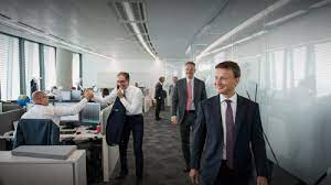 Tutti i soci della banca hanno a disposizione un ufficio in grado di rispondere e informare sui servizi e le attività dedicate al socio. Banca Generali Group
