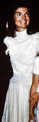 Jackie Kennedy S Valentino Dress For 1968 Wedding To Aristotle Onassis Jacqueline Kennedy Style Jackie Kennedy Valentino Wedding Dress