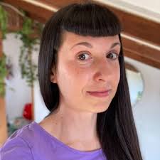 Every 8M, I question myself: what's in my hand to make a little change?  This year, I asked an old colleague about his salary when we worked  together. Here are the findings: