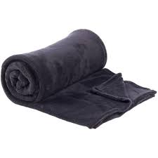 Jeté de canapé de forme rectangulaire 2 x 3 m assorti au motif carthage fond anthracite rayures blanches en fouta 100 % coton à positionner sur une table comme jolie nappe estivale, un jeté de canapé ou encore en. Plaid Couvre Lit Jete De Canape Douceur Polaire Actuel Pas Cher A Prix Auchan