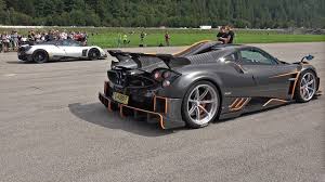 Compare the ferrari laferrari, pagani huayra, and pagani huayra roadster side by side to see differences in performance, pricing, features and more Pagani Huayra Futura Vs Ferrari Laferrari Youtube