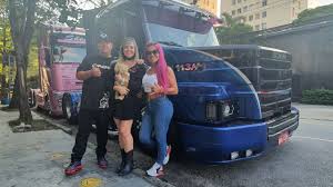 PASSEIO PELA FARIA LIMA FAMILIA CHARADA E SHEILA BELLAVER