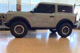 The 2021 ford bronco is the first vehicle to try and beat the jeep wrangler at its own game, offering extreme. Leaked 2021 Ford Bronco Images Run Buck Wild Online