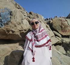 Athira is an actress, known for dada sahib (2000), bharthavudyogam (2001) and www.anukutumbam.com (2002). Gaya Menawan Pilot Cantik Athira Farina Dalam Balutan Hijab Femalesia