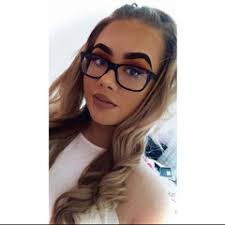 Eva King's Instagram, Twitter & Facebook