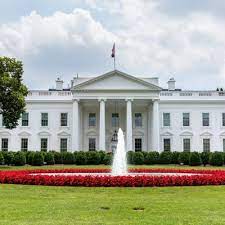 This includes 412 doors, 147 windows, 28 fireplaces, 8 staircases. The White House 45 Archived Whitehouse45 Twitter