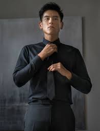 In 2000, he graduated from sir winston churchill secondary school. Berluti Summer 2019 Eddie Peng Berluti