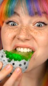 Gummy Moon Rock! 🌕👽 #asmr #mukbang #gummy #candy #moon