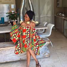 Robe africaine robes droites ete. Pagne Wax 30 Modeles De Robes Chics Et Tendances Pour Modele De Robe Mode Africaine Mode Africaine Robe