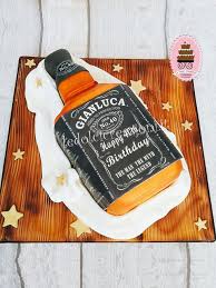 Ha un taglio corto, ma voluminoso con capelli neri e grandi basette sui lati. Torte Di Compleanno Per Uomini Torte 18 Anni 20 30 40 50 60 70 80 90 100 Anni Torte Per Lui Torte Per Festa Del Papa