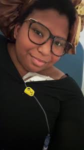 Sarah Echols's Instagram, Twitter & Facebook