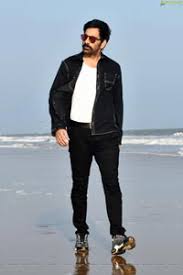 It has a story line that is so interesting to follow and gives me goosebumps and excitement. Raviteja S Krack Hd Movie Gallery