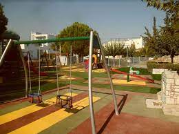 Πατέρας πυροβόλησε και σκότωσε τον γιο του. Paidikes Xares 2019 Anakataskeyh Sthn Plateia Eley8erias Koropi