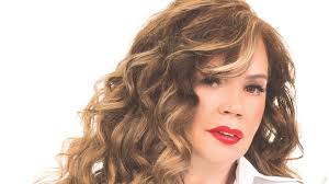 Τα τραγούδια λένε πάντα την αλήθεια» με την Ελένη Δήμου στην Ταράτσα του  Θεάτρου Λαμπέτη