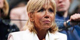 Για την απόκτηση της άδειας διαμονής επί μακρόν διαμένοντος, πρέπει επίσης να αποδείξεις την διατήρηση δεσμών με τη χώρα με ενα από τα παρακάτω έγγραφα Alh8eies Kai Psemata Gia Thn Kyria Makron Ta Paidika Xronia Kai O Xwrismos Apo Ton Emanoyel