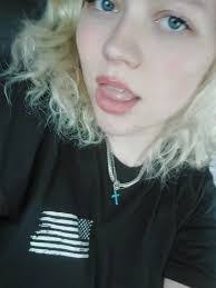 Emma Friedlander's Instagram, Twitter & Facebook