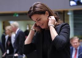 Varga judit magyar újságíróknak nyilatkozva az uniós bizottság várhatóan kedden bemutatandó éves jogállamisági jelentésével kapcsolatban azt mondta: Elet Stilus Varga Judit Fontos Nekem Hogy A Ferj Ferfi Legyen A Feleseg Meg No Hvg Hu