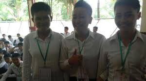 Polwan Ini Menangis Setelah Rabutnya Dipotong Pendek Tribunnews Com Mobile