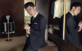 Xuất thân trong gia đình có truyền thống về pháp luật nên anh đã nhận được sự giáo dục vô cùng nghiêm khắc từ cha mình. Nguyen Nhan Tháº­t Sá»± Khiáº¿n Sá»± Nghiá»‡p Va Ä'á»™ Ná»•i Tiáº¿ng Cá»§a Hoáº¯c Kiáº¿n Hoa Tá»¥t Dá»'c Háº­u Káº¿t Hon Co Thá»±c Sá»± Lien Quan Tá»›i Lam Tam NhÆ°