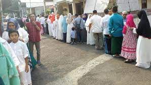 Minal aidin wal faizin memiliki makna yang baik dan santun diucapkan kepada orang lain. Ucapan Idul Fitri Ini Arti Minal Aidin Wal Faizin Dan Taqabalallahu Minna Wa Minkum