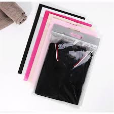 Mesh wash bags can come in various sizes but generally are used to protect only one or a few pieces of garments. 2021 30 40 5cm Non Woven Bags With Zipper Protable Package Pouch For Clothes Self Sealing Packaging Bag With Handle From Luckies 0 42 Dhgate Com