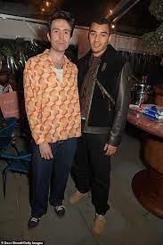 Nick grimshaw biography with personal life, married and affair info. Nick Grimshaw Looks Loved Up With Boyfriend Meschach Henry As They Attend Annie Mac S Book Launch Geeky Craze