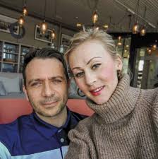 Mark Cotterill ifrågasätter cementerade strukturer i kyrkan