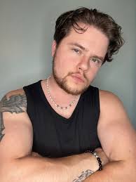 Wanna know two things that I didn't until recently? There are people who  detransition, and Butch Lesbians can also experience dysphoria. None of  these things are bad and people shouldn't stigmatized if