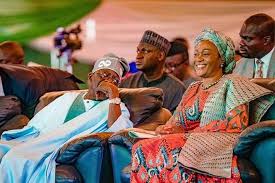 Jun 02, 2021 · senator remi tinubu is the wife of former governor of lagos state asiwaju bola ahmed tinubu, a desperate and dangerous politician who is unmoved by the current situation in nigeria. Beautiful Photo Of Bola Tinubu Wife Oluremi Ackcity News
