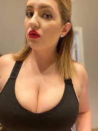 Big mommy milkers! Mom of 1! | Scrolller