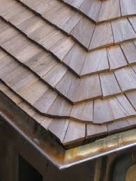 Le Toit De Bois Description Du Bardeau En Chataignier Bardeau Bois Toiture En Bois Couverture Toiture