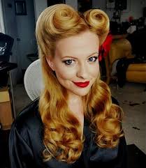 It consisted of various pin curls pulled up and delicately placed atop the head. 40 Pin Up Hairstyles For The Vintage Loving Girl