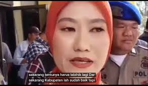 Warga Beri Sambutan Meriah Saat Widya Ningsih Dipanggil Di Pelantikan  Anggota DPRD Lahat, Widya : Optimis BZ